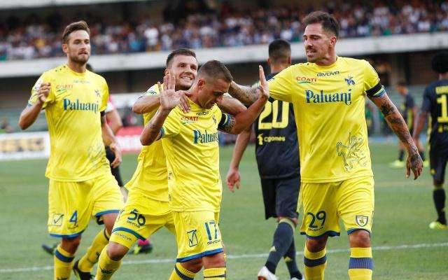 正热爱足球 正热爱足球