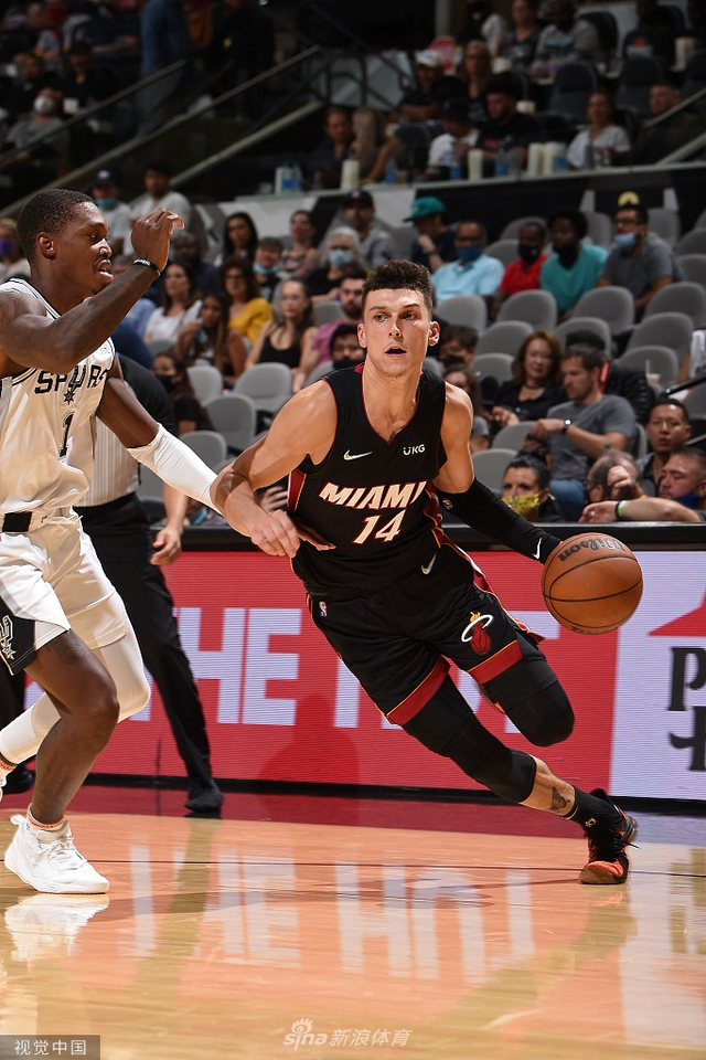 时刻有更多 时刻有更多