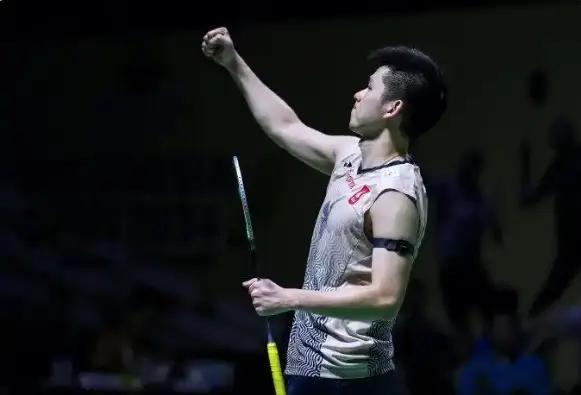 开局便陷入 开局便陷入