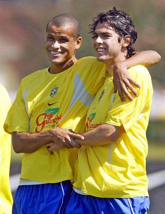 中路抱团推 中路抱团推